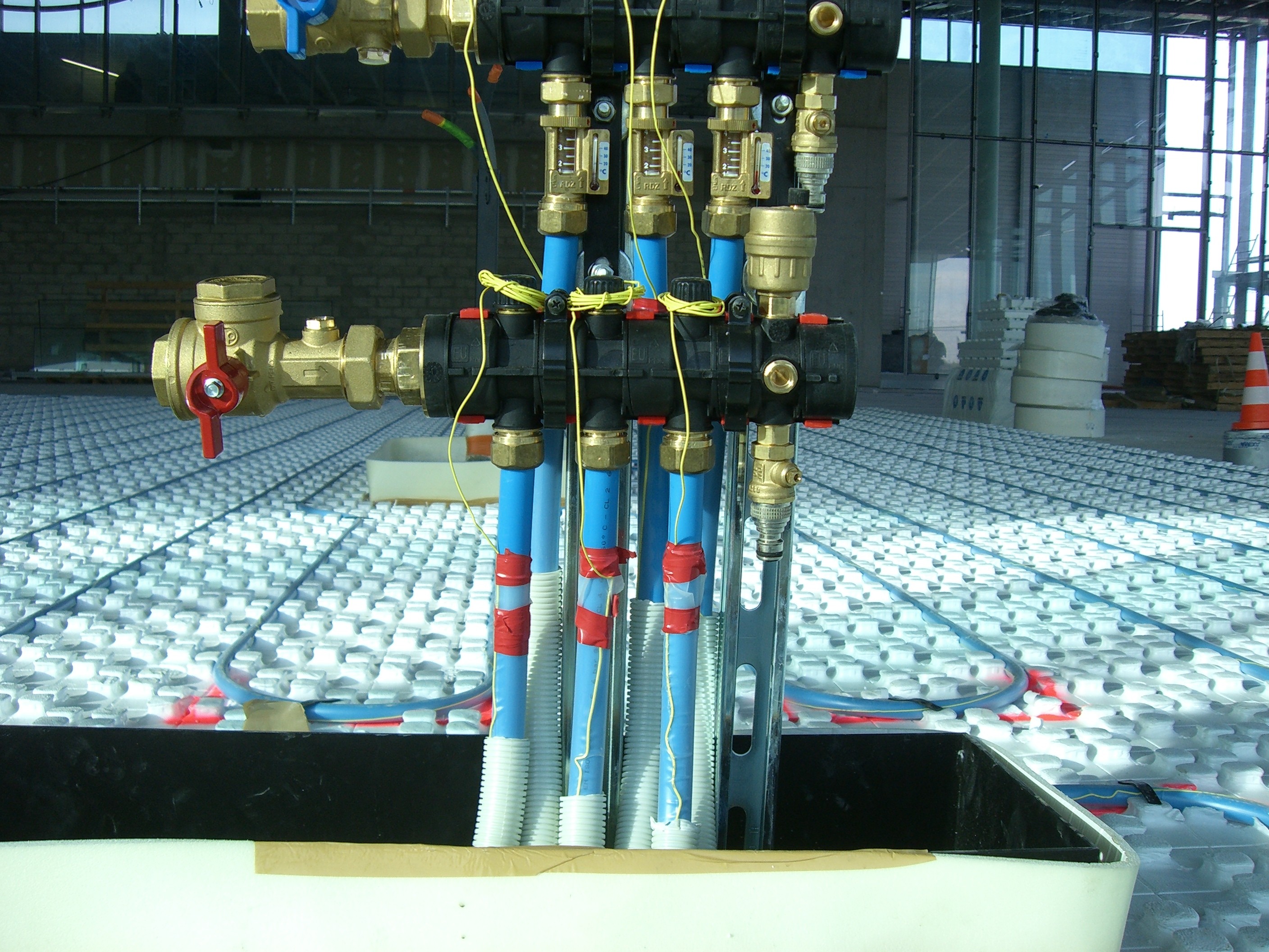 Thermacome, 1er système de planchers chauffants-rafraîchissants hydrauliques basse température – Aéroport de Roissy Charles de Gaulle